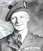 Photo of photos/Capt Alexander MacLennan 1892-1984 MC w bar - portrait